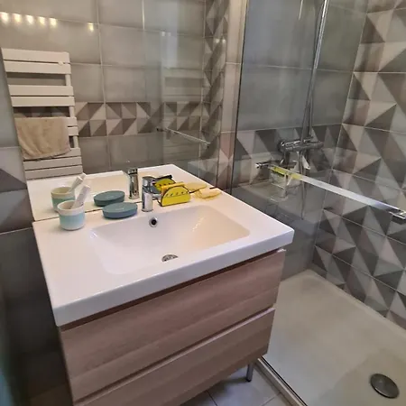 La A Διαμέρισμα